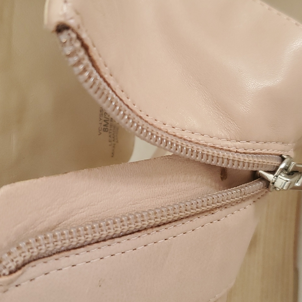 💋 VINCE CAMUTO Blush Wedge Buckle Sandals 💋 - Picture 6 of 14